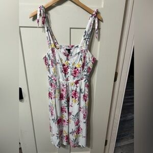 TORRID, White/Black/Pink Floral stretchy mid length dress